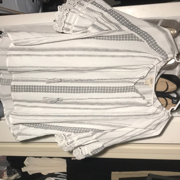 Patterned Blouse - Picture 2 of 3